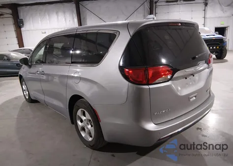 2018 Chrysler Pacifica Hybrid Touring Plus z USA, uszkodzony, nr VIN 2C4RC1H79JR332967